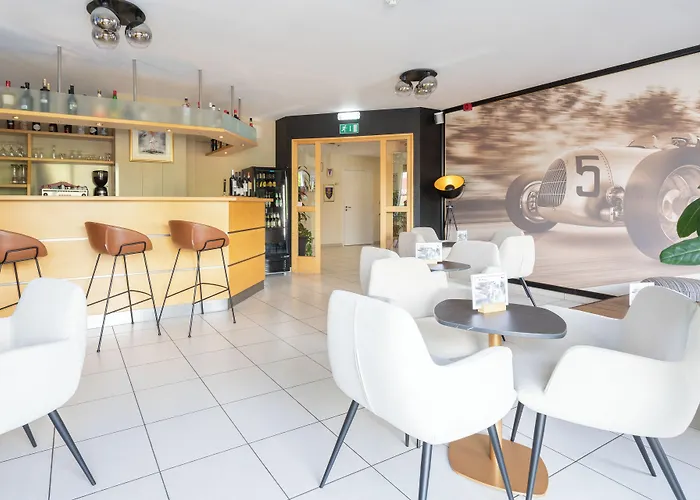 Hotel-restaurant Stand'inn Hotell Foetz
