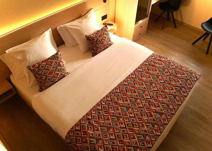 Hotel-restaurant Stand'inn Hotell Foetz