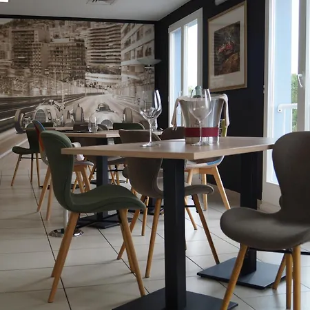 Hotel-restaurant Stand'inn Hotel Foetz