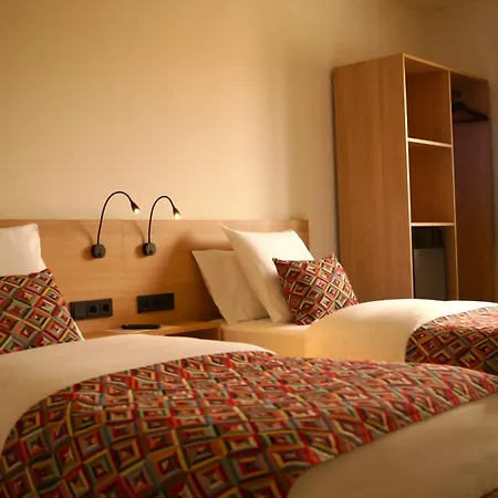 ホテル ホテル-レストラン スタンディン