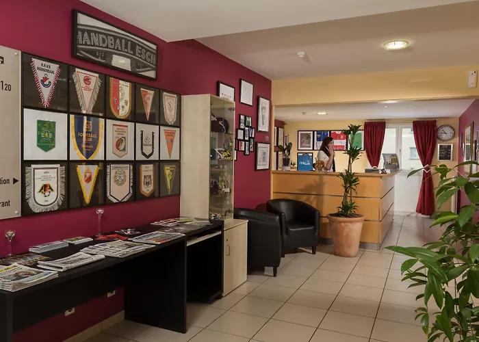 Otel Hotel-restaurant Stand'inn