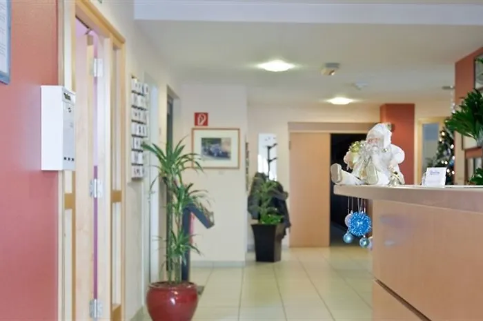 Hotel Hotel-restaurant Stand'inn 3*